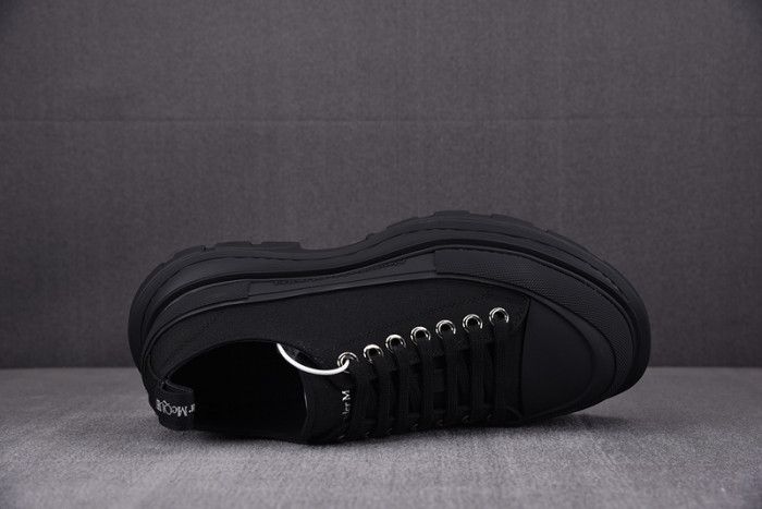 ALEX MCQU SNEAKER