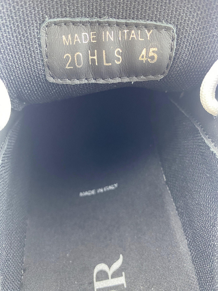 D10R SNEAKER