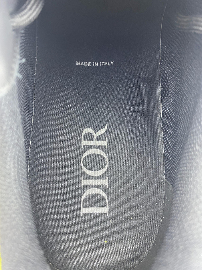 D10R SNEAKER