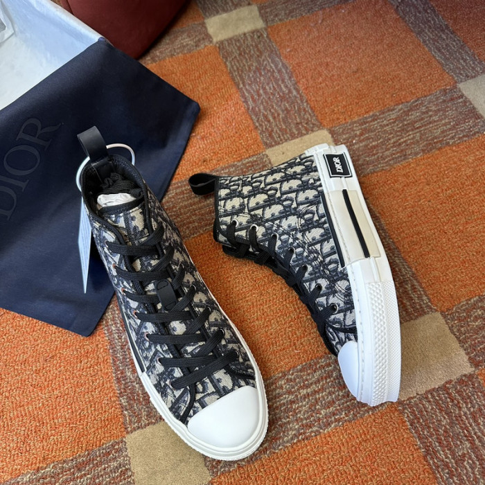 D10R SNEAKER