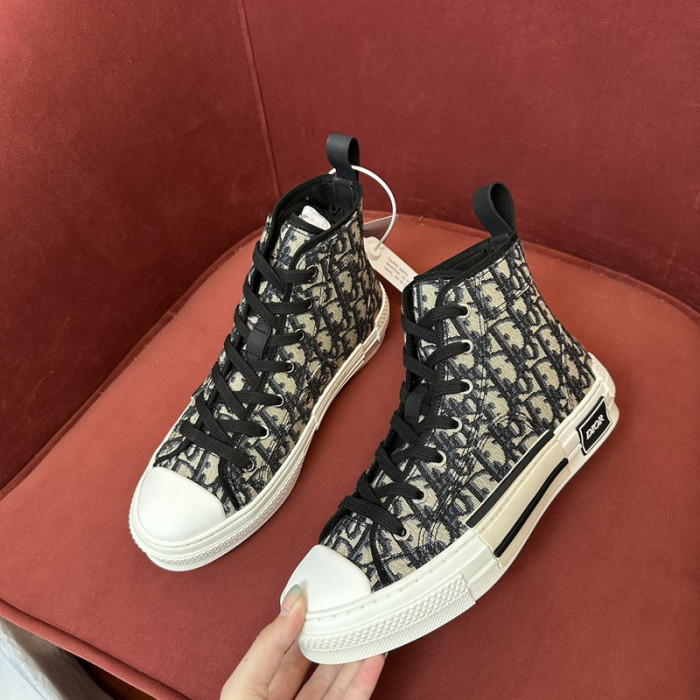 D10R SNEAKER
