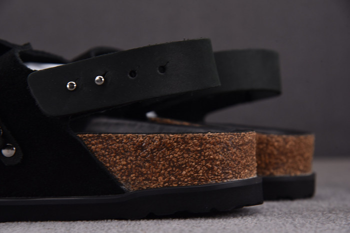 d10r sandal