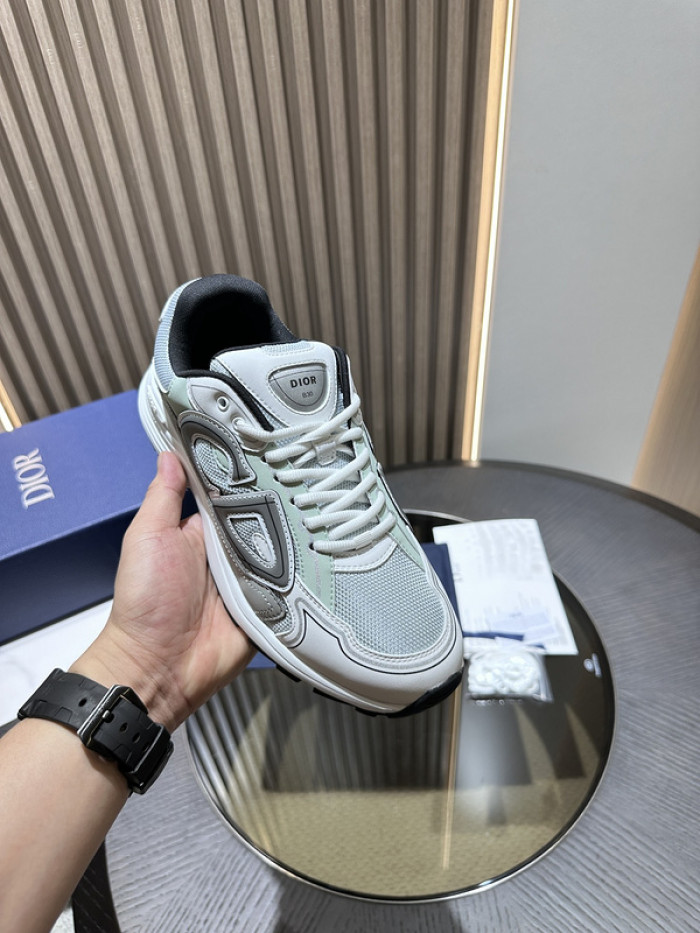 D10R SNEAKER