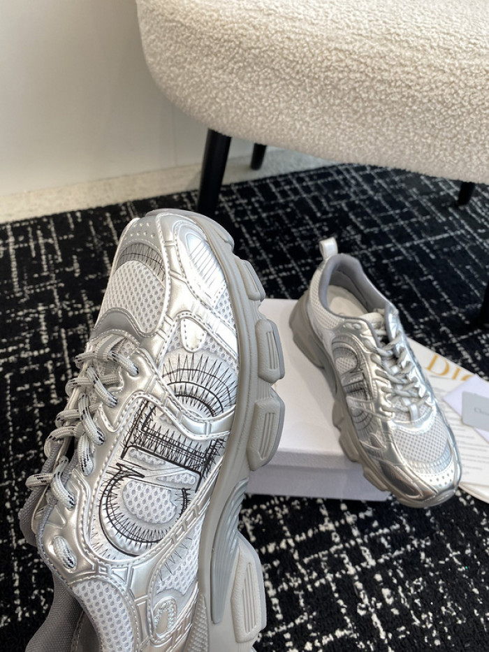 D10R SNEAKER
