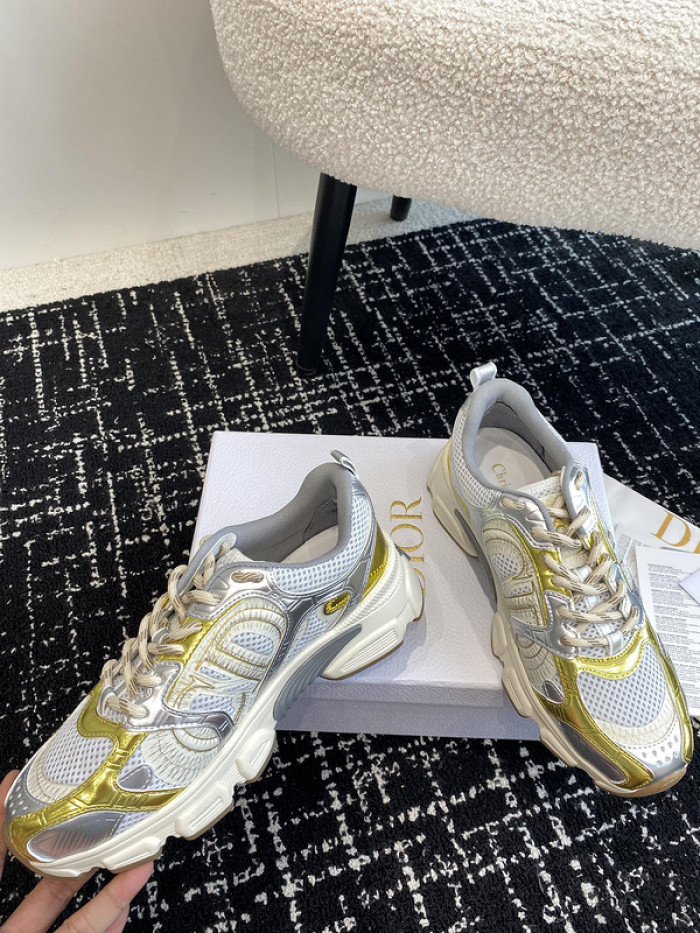 D10R SNEAKER