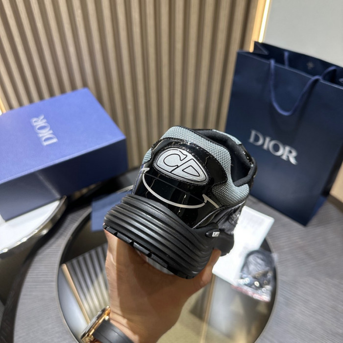D10R SNEAKER