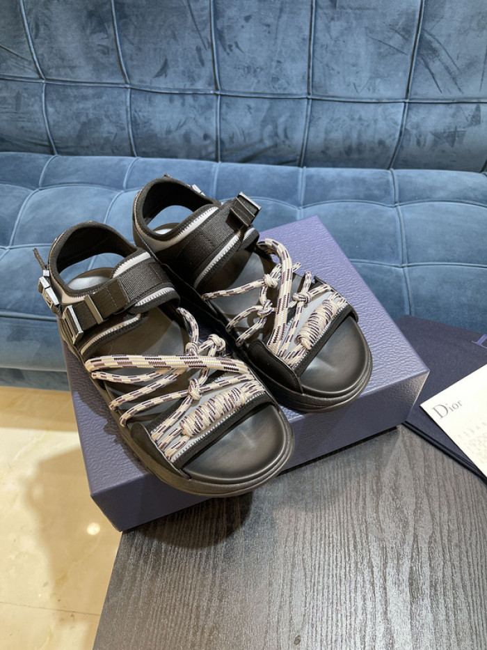 d10r sandal