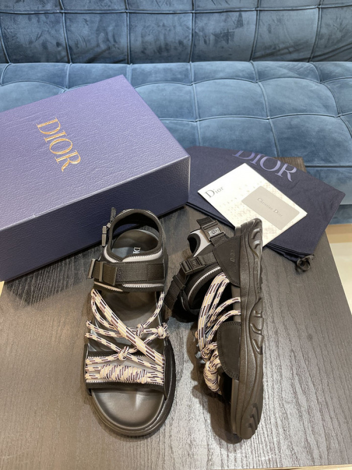 d10r sandal