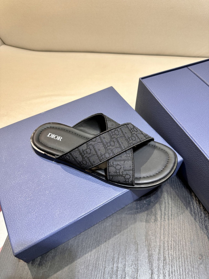 d10r sandal