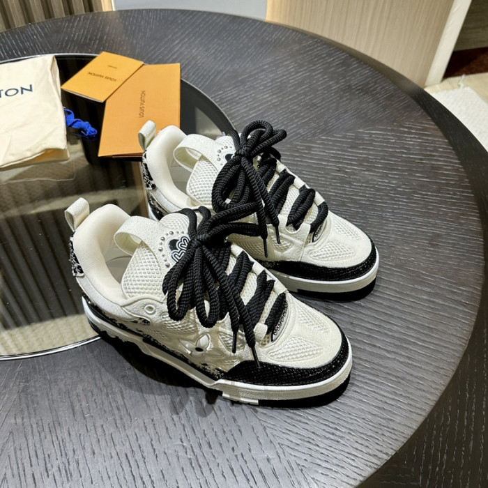 L0VT SNEAKER