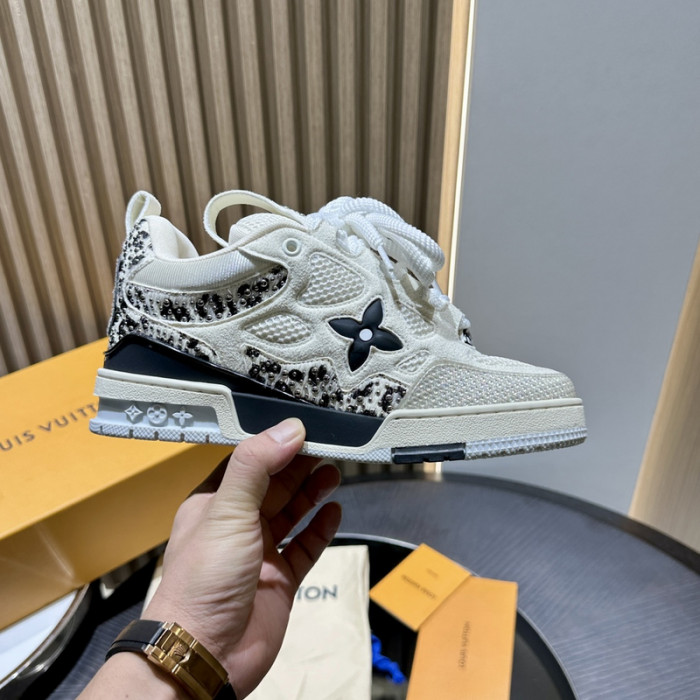 L0VT SNEAKER