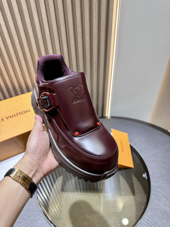 L0VT SNEAKER
