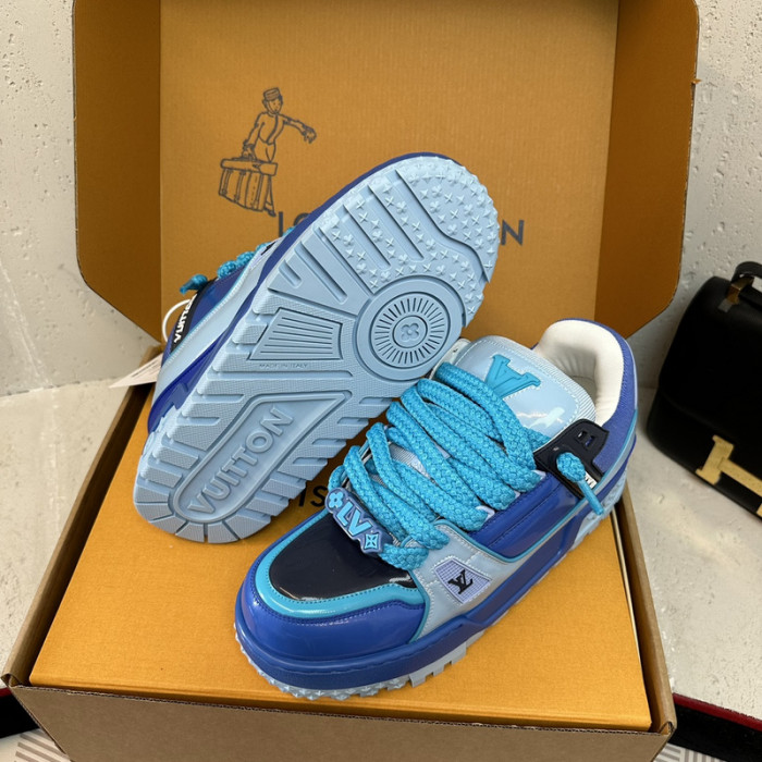 L0VT SNEAKER