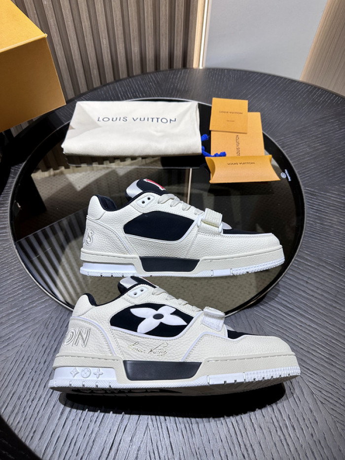 L0VT SNEAKER