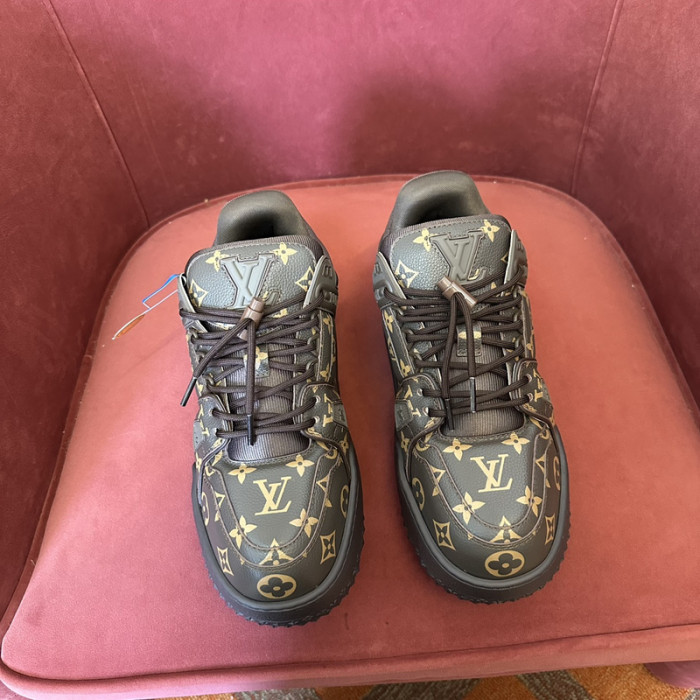 L0VT SNEAKER