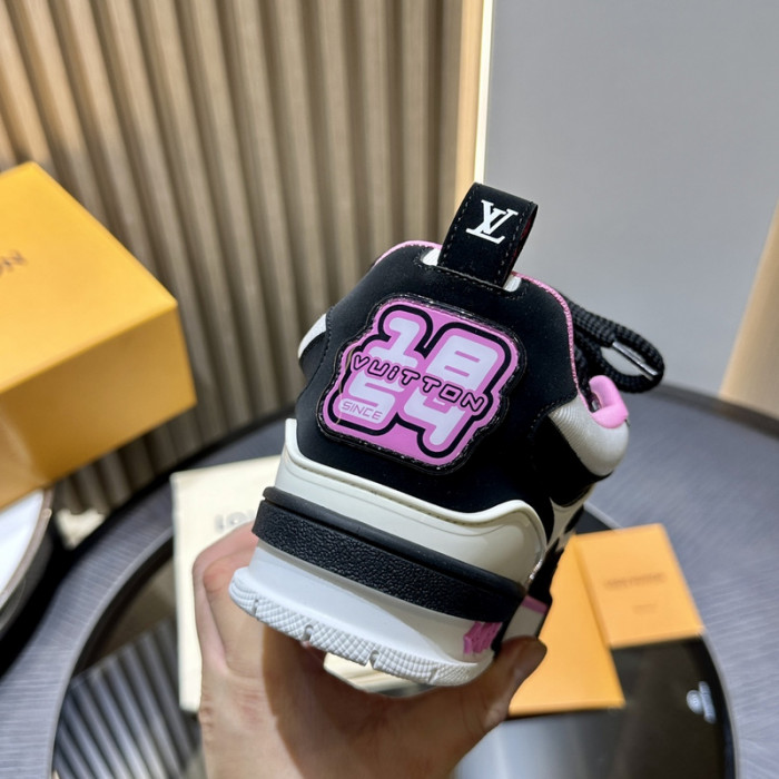 L0VT SNEAKER
