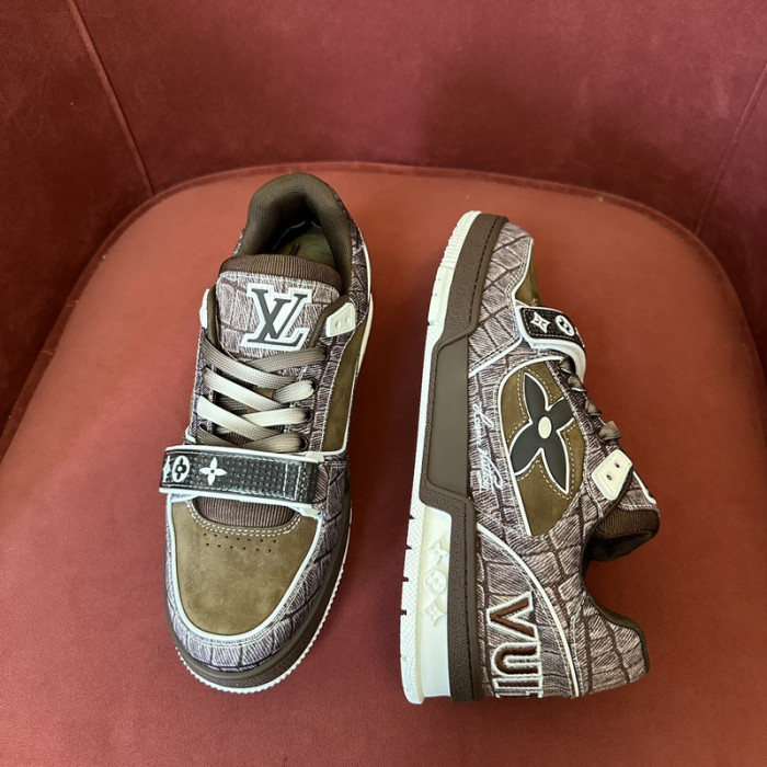 L0VT SNEAKER