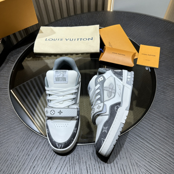 L0VT SNEAKER