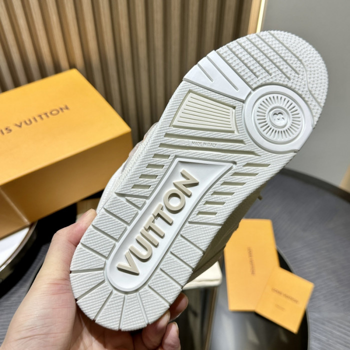 L0VT SNEAKER