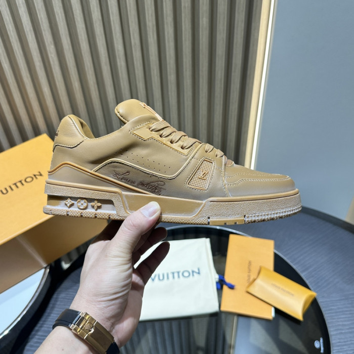 L0VT SNEAKER