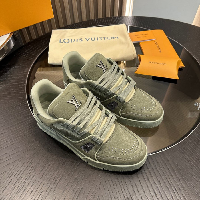 L0VT SNEAKER