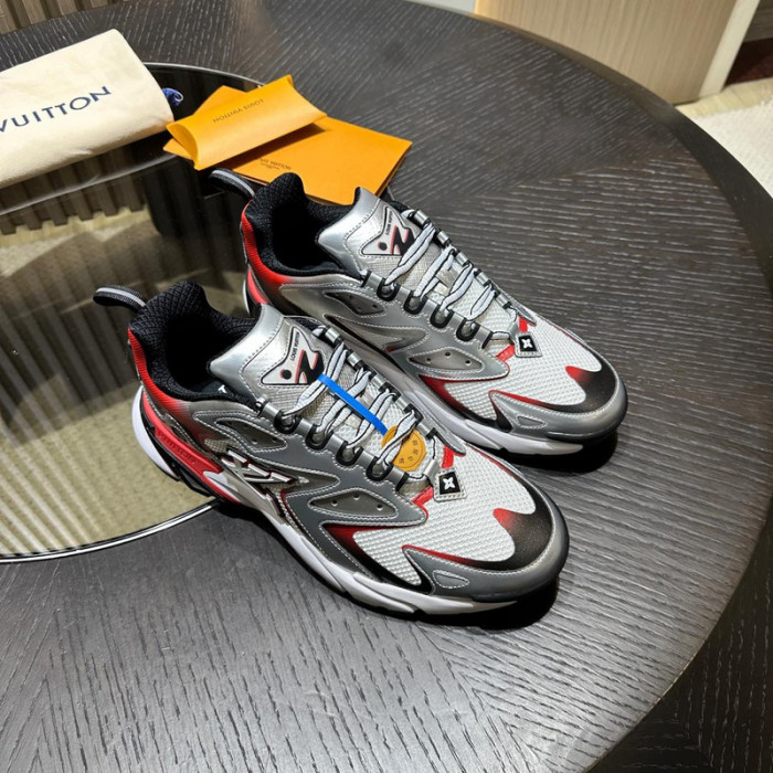 L0VT SNEAKER