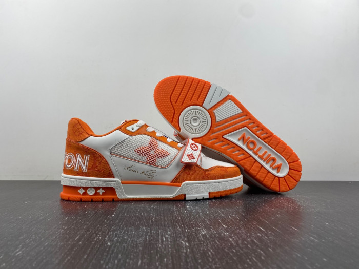 L0VT SNEAKER