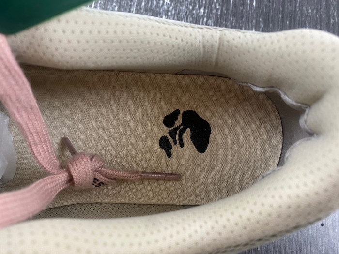 OFW SNEAKER