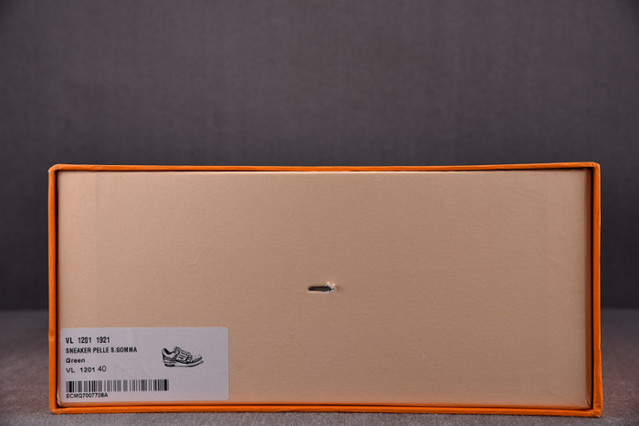 L0VT SNEAKER