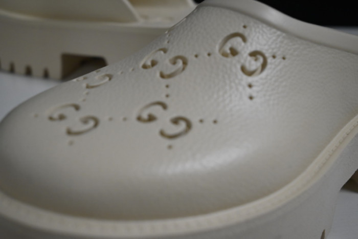 GUI SANDAL